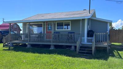 11 Douglas Crescent — photo 2