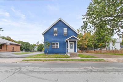 32 Pleasant Street — photo 2