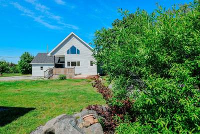 12 Clam Point Road — photo 2