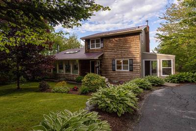 235 Pleasant Drive — photo 2