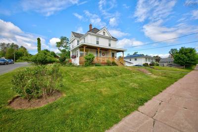 112 Herbert Street — photo 3