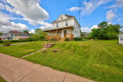 112 Herbert Street — photo 4