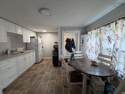 685 Main Street — photo 2