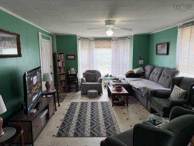 685 Main Street — photo 3