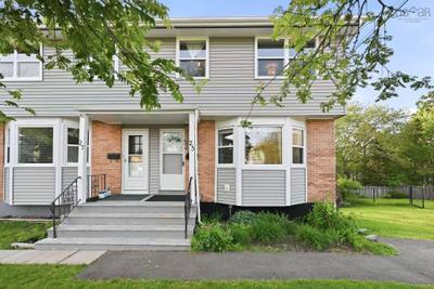 25 Dipper Crescent — photo 2