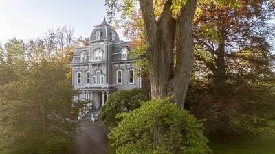 494 St George Street — photo 2