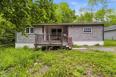 138 Falkenham Road — photo 3