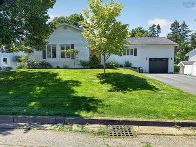8 Windemere Court — photo 2