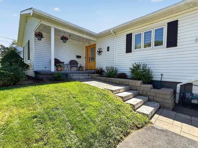 8 Windemere Court — photo 4