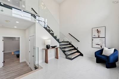 69 Sophia Street — photo 2