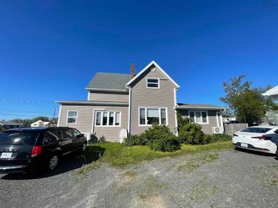 140 Blackett Street — photo 2
