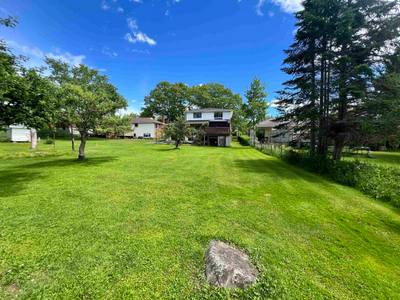 6 Raymond Drive — photo 4