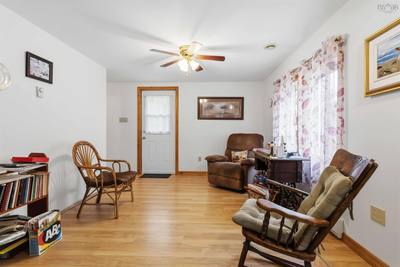 623 Forties Road — photo 3