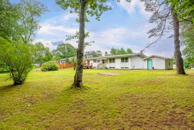 489 Pine Ridge Avenue — photo 3