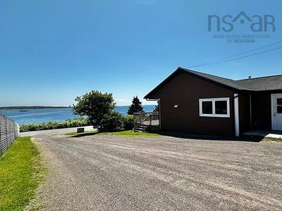 593 Veterans Memorial Drive — photo 3