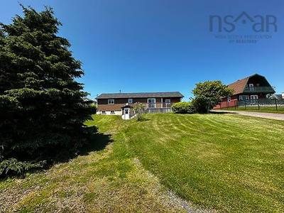 593 Veterans Memorial Drive — photo 4