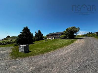 593 Veterans Memorial Drive — photo 5