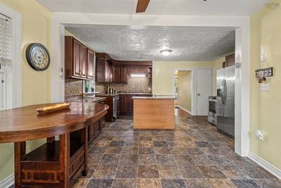 437 Cabot Street — photo 3