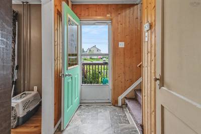 56 Villa Nova Road — photo 3