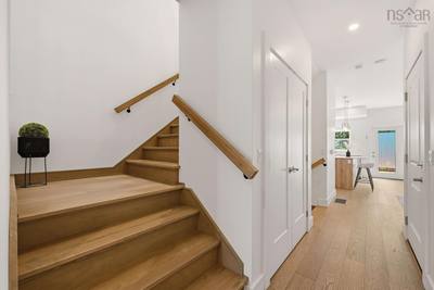 46 Elizabeth Doane Drive — photo 7