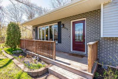 909 Julie Drive — photo 3