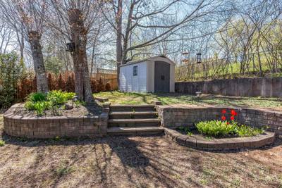 909 Julie Drive — photo 4