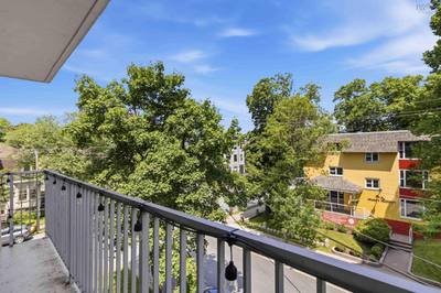 990 Mclean Street #403 — photo 4