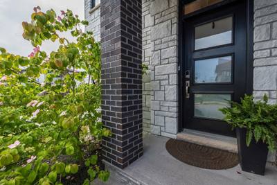 4 Crownridge Drive — photo 2