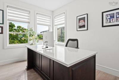 4 Crownridge Drive — photo 4