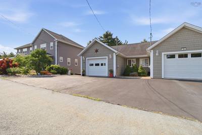 34 Etna Street — photo 2