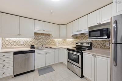 1041 Wellington Street #101 — photo 7