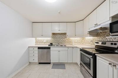 1041 Wellington Street #101 — photo 8