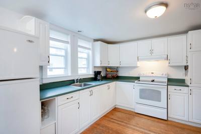 118 Belcher Street — photo 5