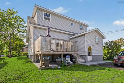 109 Upper Mclean Street — photo 5