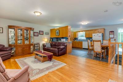 20 Willowdale Drive — photo 6