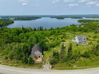 3463 Loch Lomond Rd. — photo 2