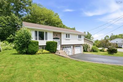 73 Wynn Castle Drive — photo 2