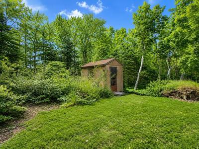 638 Alexandra Street — photo 4