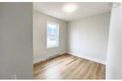 64 Everette Street — photo 8
