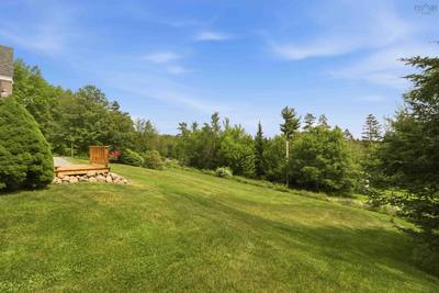 53 Megan Crescent — photo 4