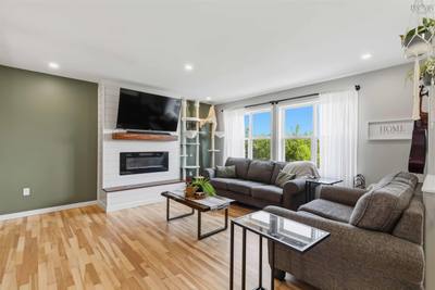 53 Megan Crescent — photo 6
