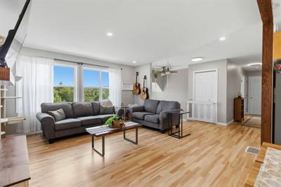 53 Megan Crescent — photo 8