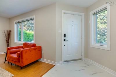 4 Turnberry Lane — photo 2