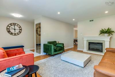 4 Turnberry Lane — photo 4