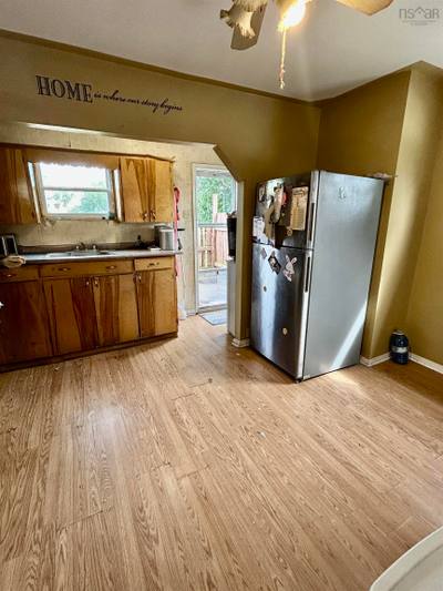 1691 Office Street — photo 6