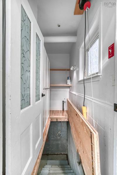 1745 Victoria Street — photo 8