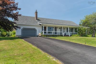 31 Maple Drive — photo 3
