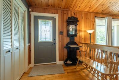 31 Maple Drive — photo 4