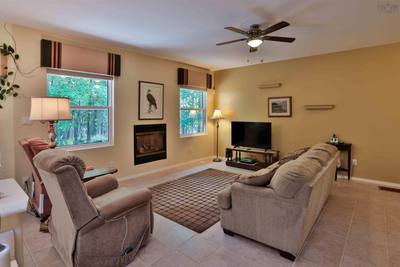 374 Brady Street — photo 3