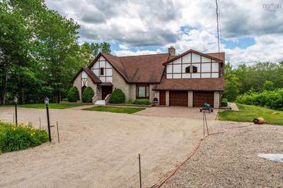 183 New Russell Road — photo 4